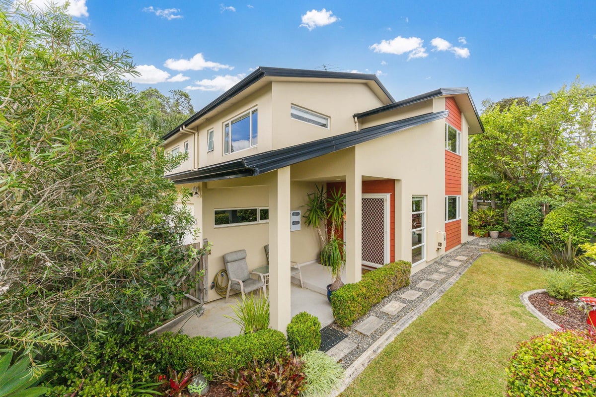 24 Carento Way, Stanmore Bay, Whangaparaoa - Carousel 1