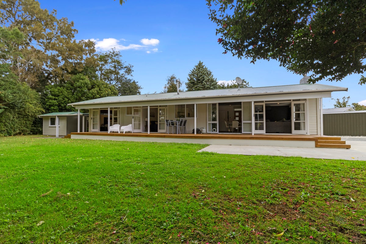 9 Parkdale Place, Glenview, Hamilton - Carousel 2