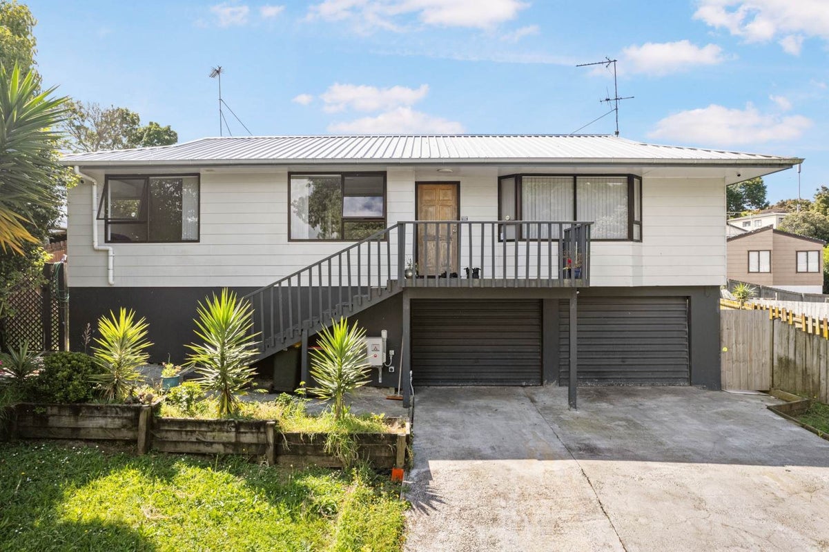 4 Flamingo Court, Goodwood Heights, Auckland - Carousel 1