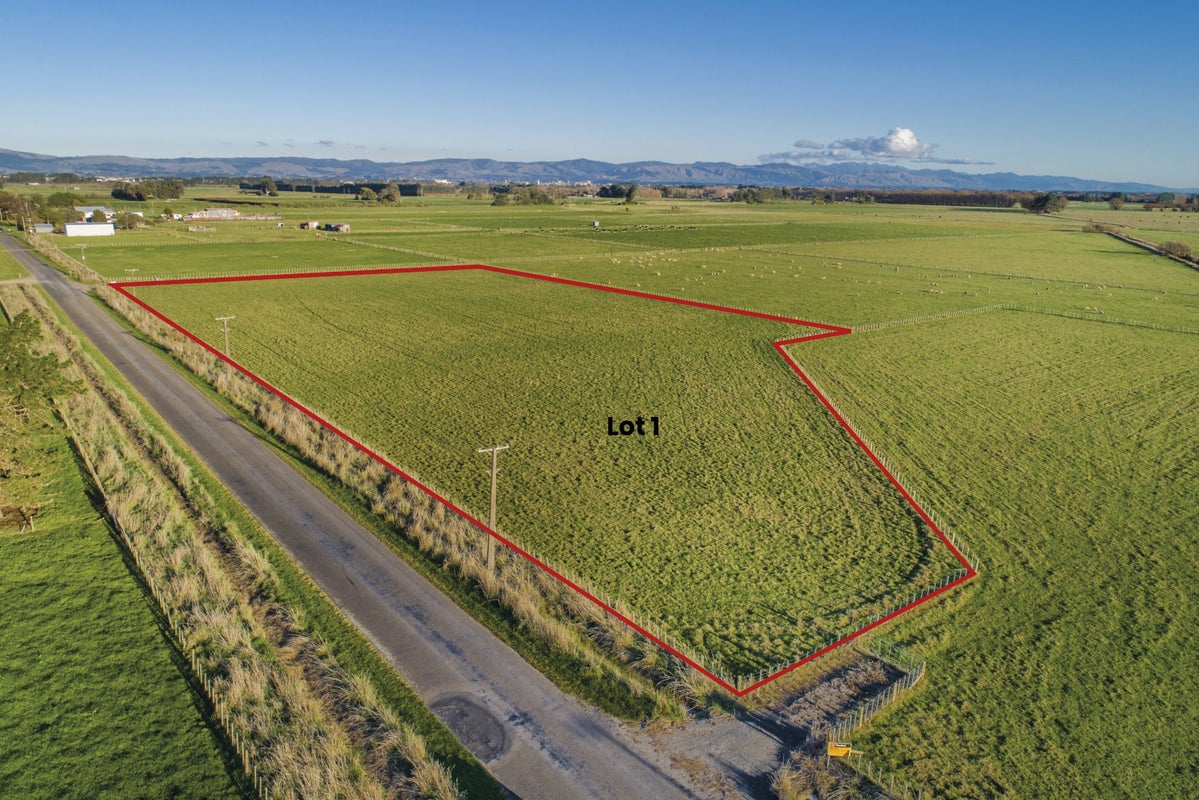 1 Roberts Line, Kelvin Grove, Palmerston North - Carousel 1