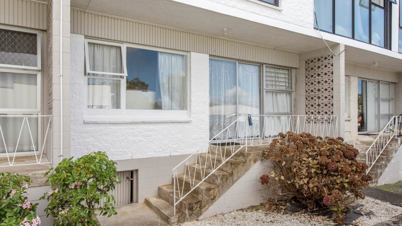 3/14 Willcott Street, Mount Albert, Auckland - Carousel 1