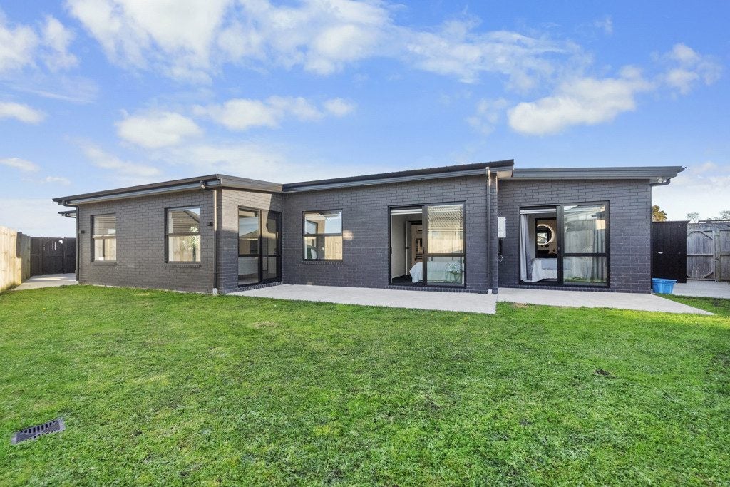 17 Pragma Rise, Rototuna North, Hamilton - Carousel 1