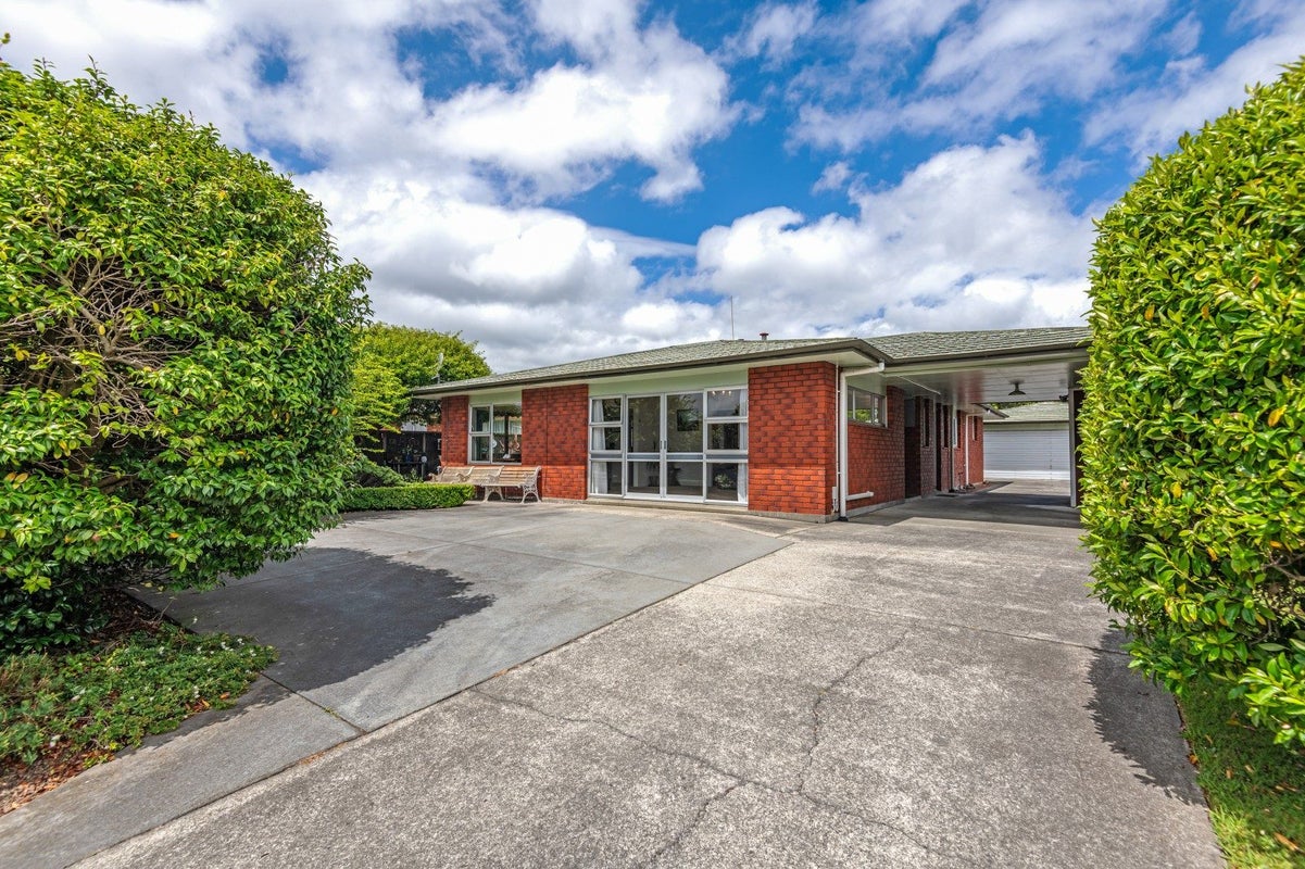 120 Benmore Avenue, Cloverlea, Palmerston North - Carousel 1