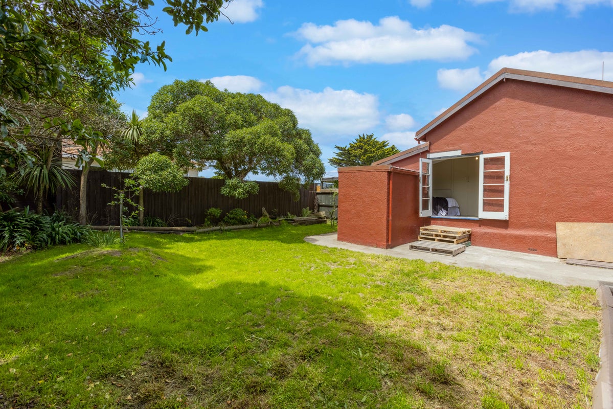 8 Rodney Street, New Brighton, Christchurch - Carousel 1