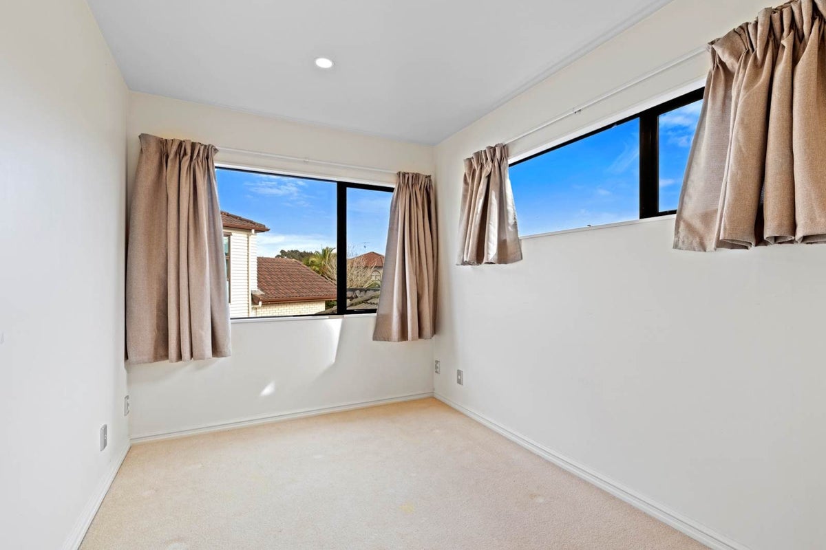 9 Glen Bay Close, Pinehill, Auckland - Carousel 33