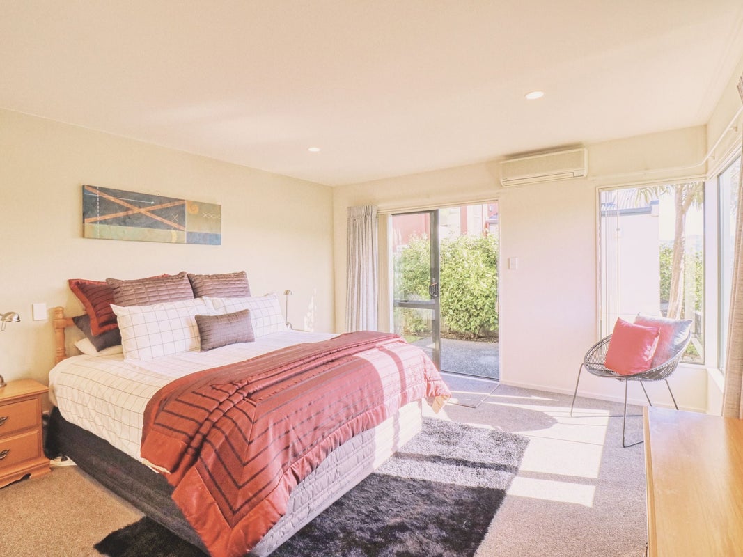 28B James Cook Drive, Whitby, Porirua - Carousel 1