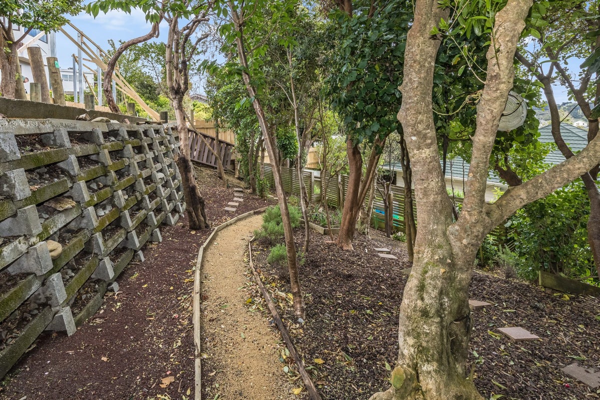 8 The Sounding, Whitby, Porirua - Carousel 18