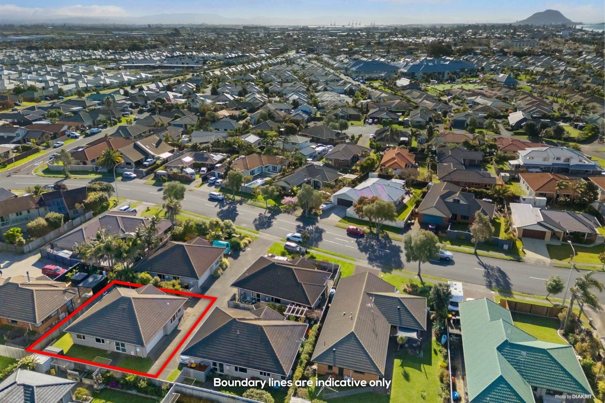 39 Sandhurst Drive, Papamoa Beach, Papamoa - Carousel 2