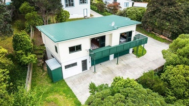 25A Hiwi Crescent, Titahi Bay, Porirua - Carousel 1