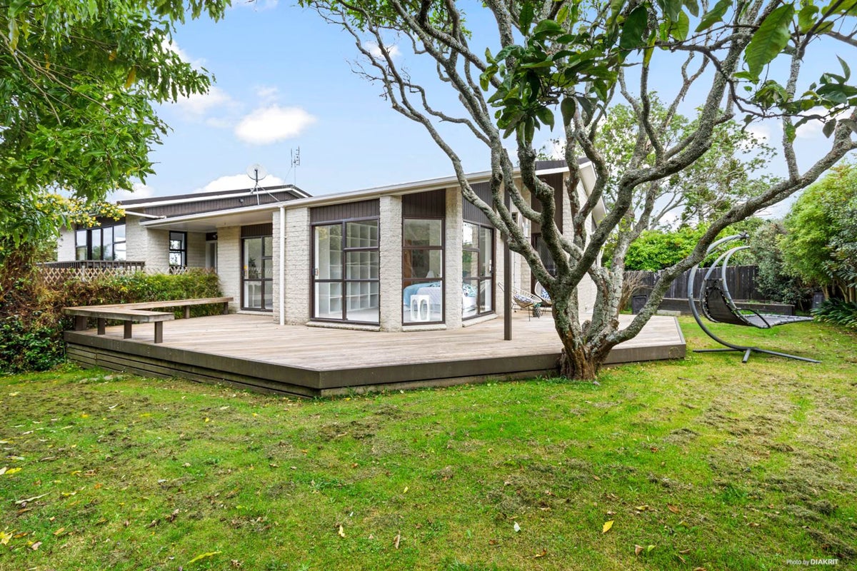 2/1A Long Street, Torbay, Auckland - Carousel 2