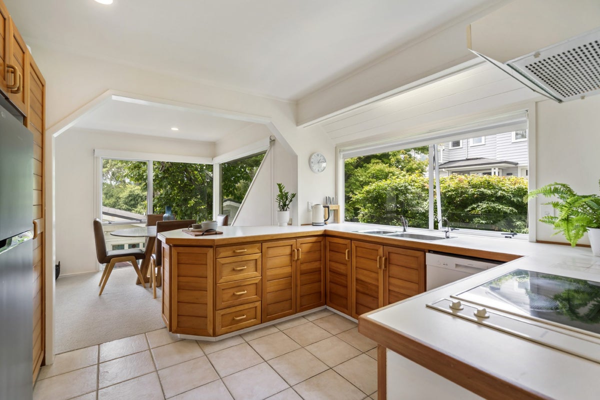 2/13 Rodney Road, Northcote Point, Auckland - Carousel 2