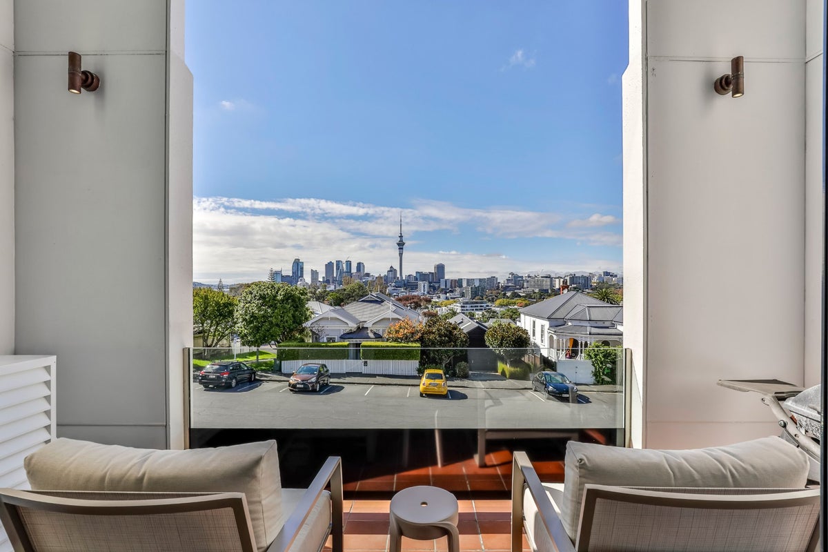 5/3 Margaret Street, Freemans Bay, Auckland - Carousel 2