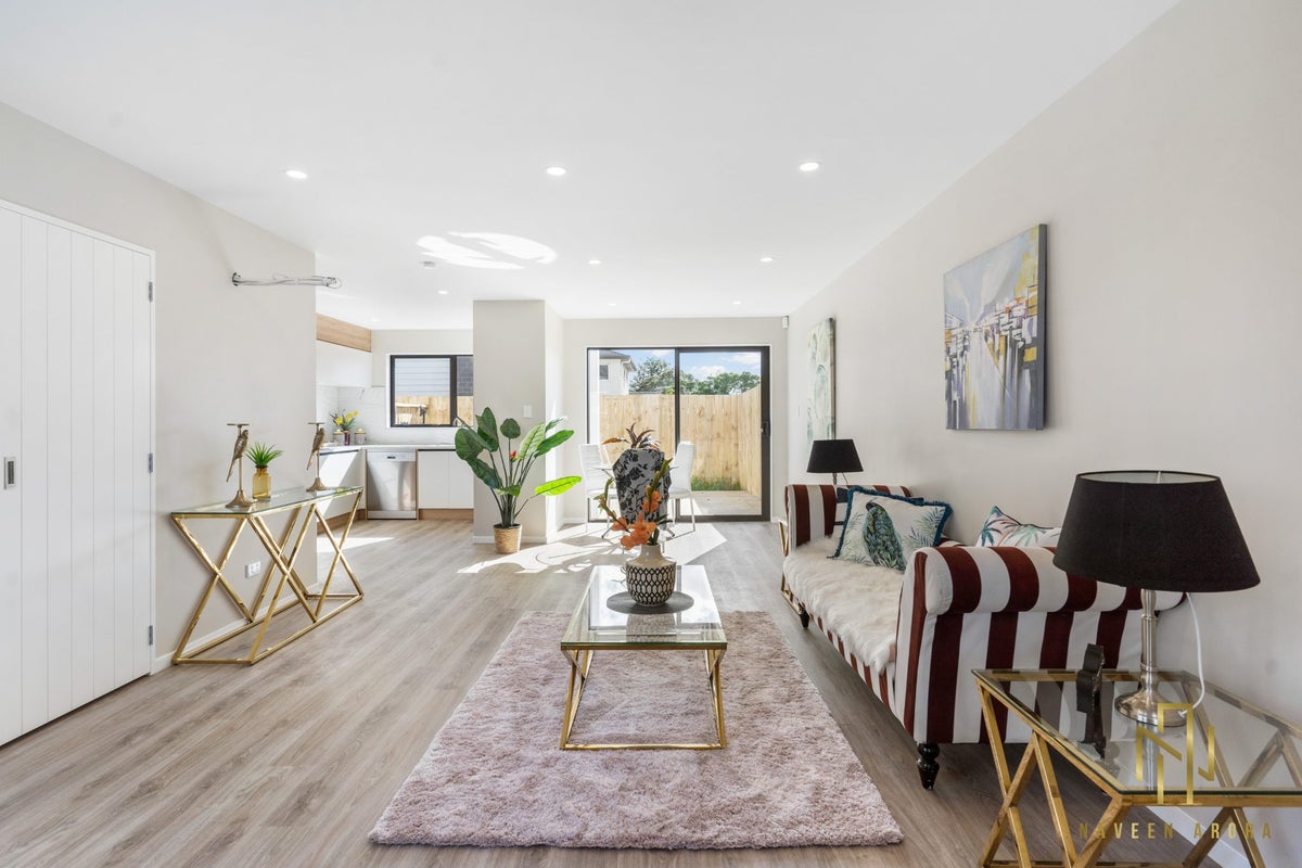 27B Lochinver Road, Papatoetoe, Auckland - Carousel 1