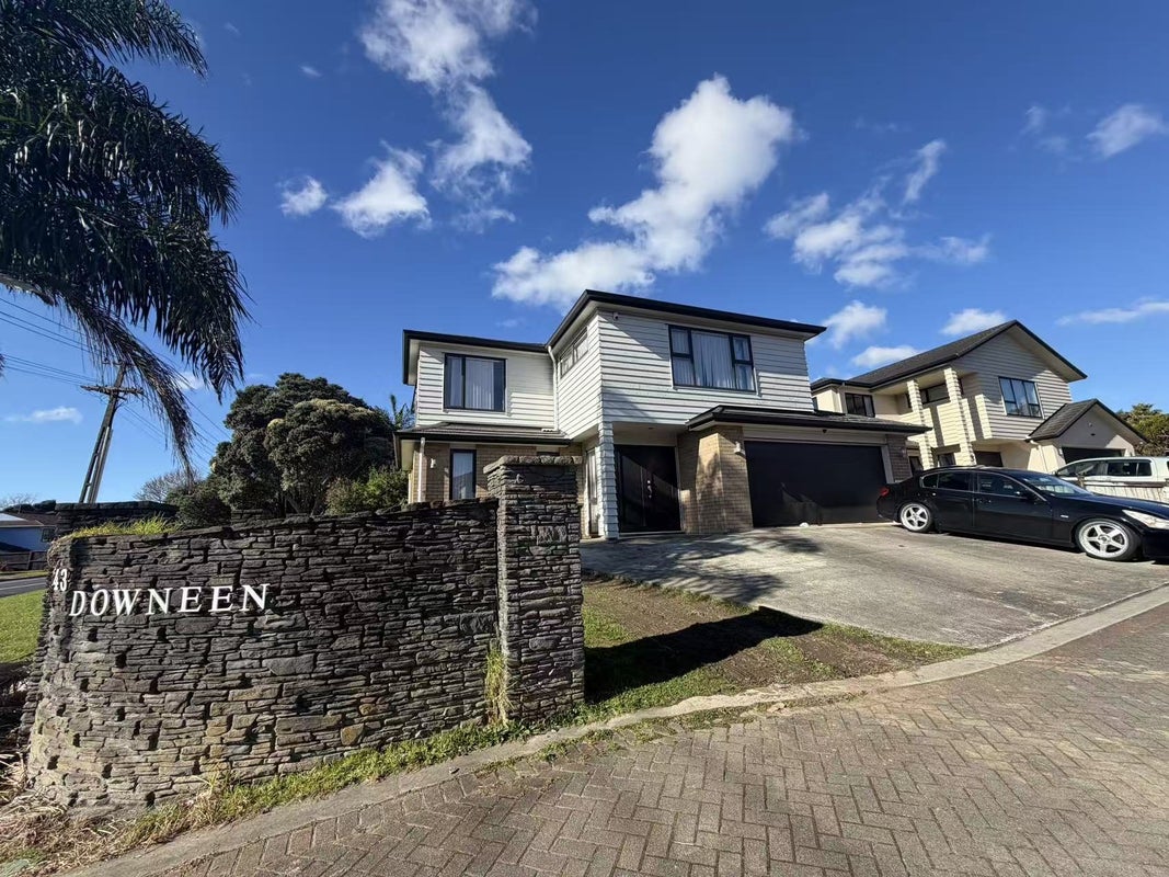 43 Redoubt Road, Goodwood Heights, Auckland - Carousel 1