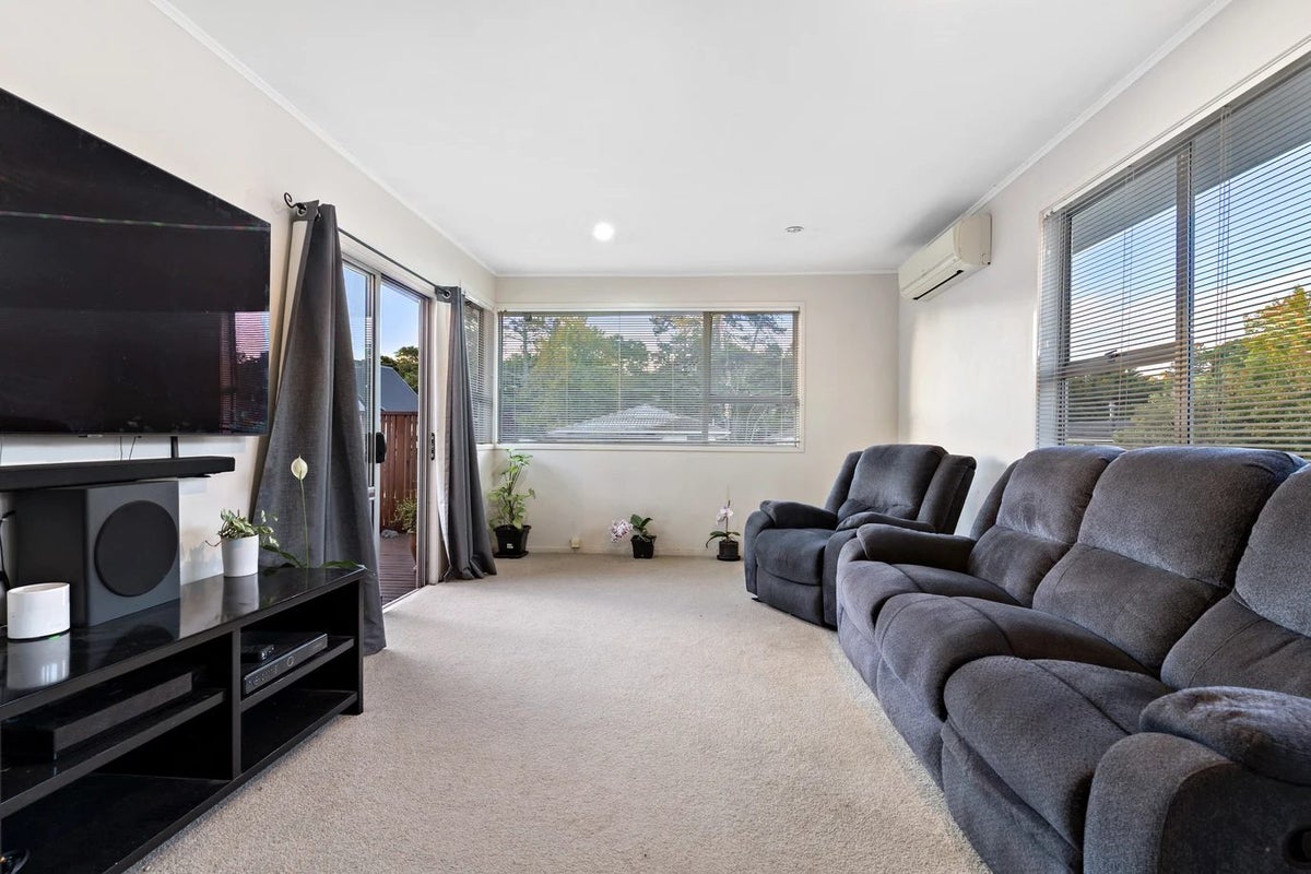 53 Helena Street, Massey, Auckland - Carousel 2