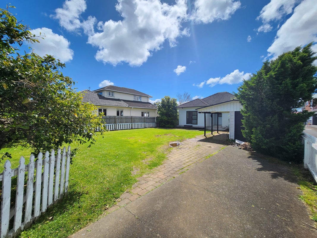 12 Wilmay Avenue, Papatoetoe, Auckland - Carousel 1