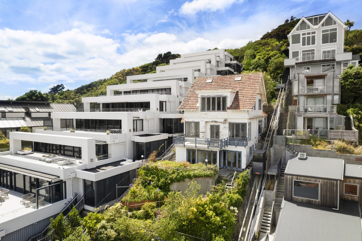 304 Oriental Parade, Oriental Bay, Wellington - Carousel 2