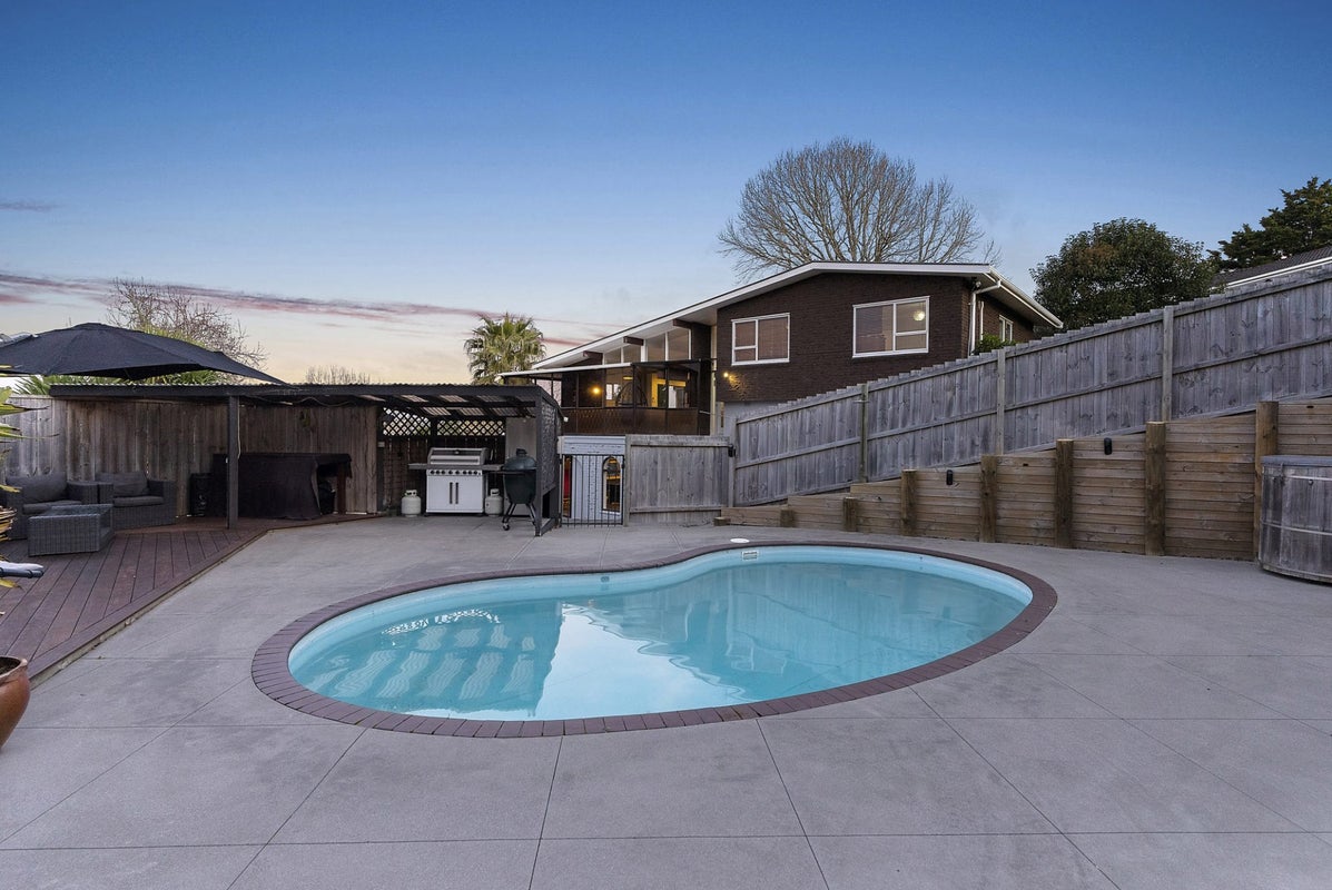 10 Dundas Place, Henderson, Auckland - Carousel 1
