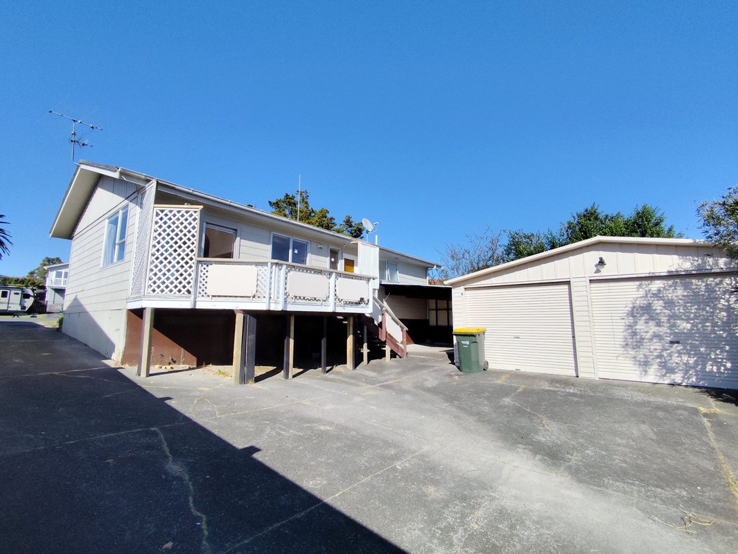 51 Bodi Place, Te Atatu South, Auckland - Carousel 2