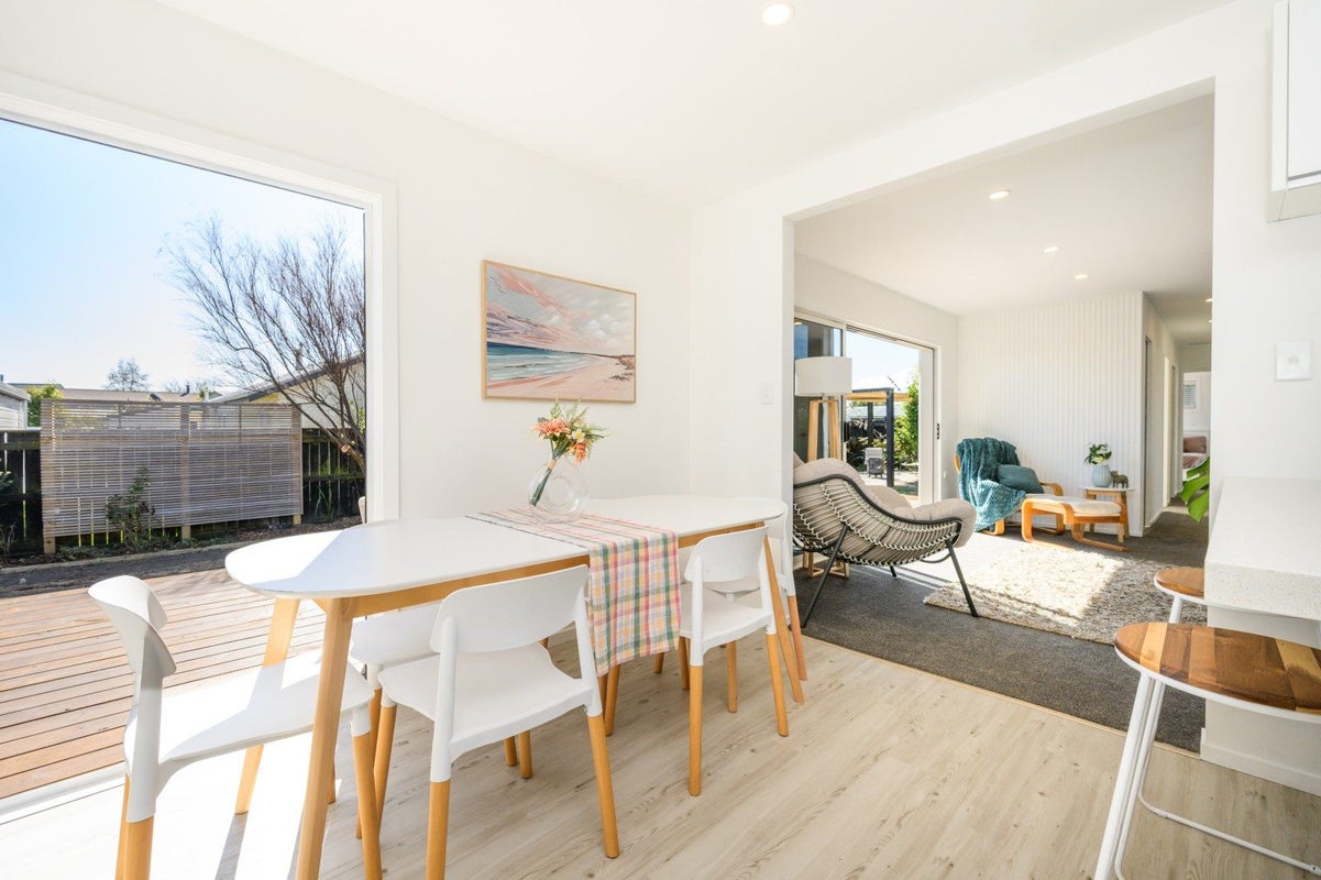 10 Gladys Place, Kelvin Grove, Palmerston North - Carousel 2