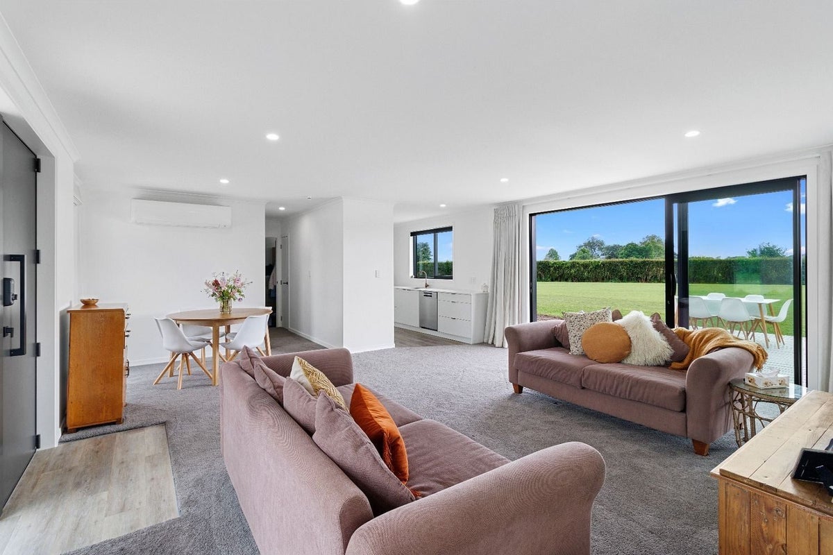 15 Millpark Lane, Matangi, Hamilton - Carousel 2