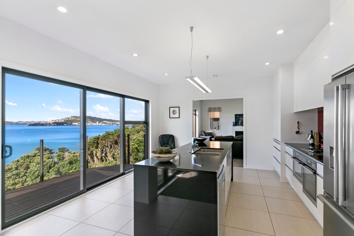 14 Satchell Way, Kaiwharawhara, Wellington - Carousel 2