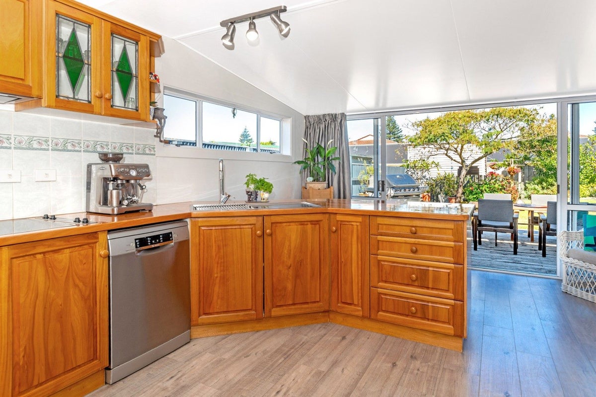 100 Awapuni Road, Awapuni, Gisborne - Carousel 2