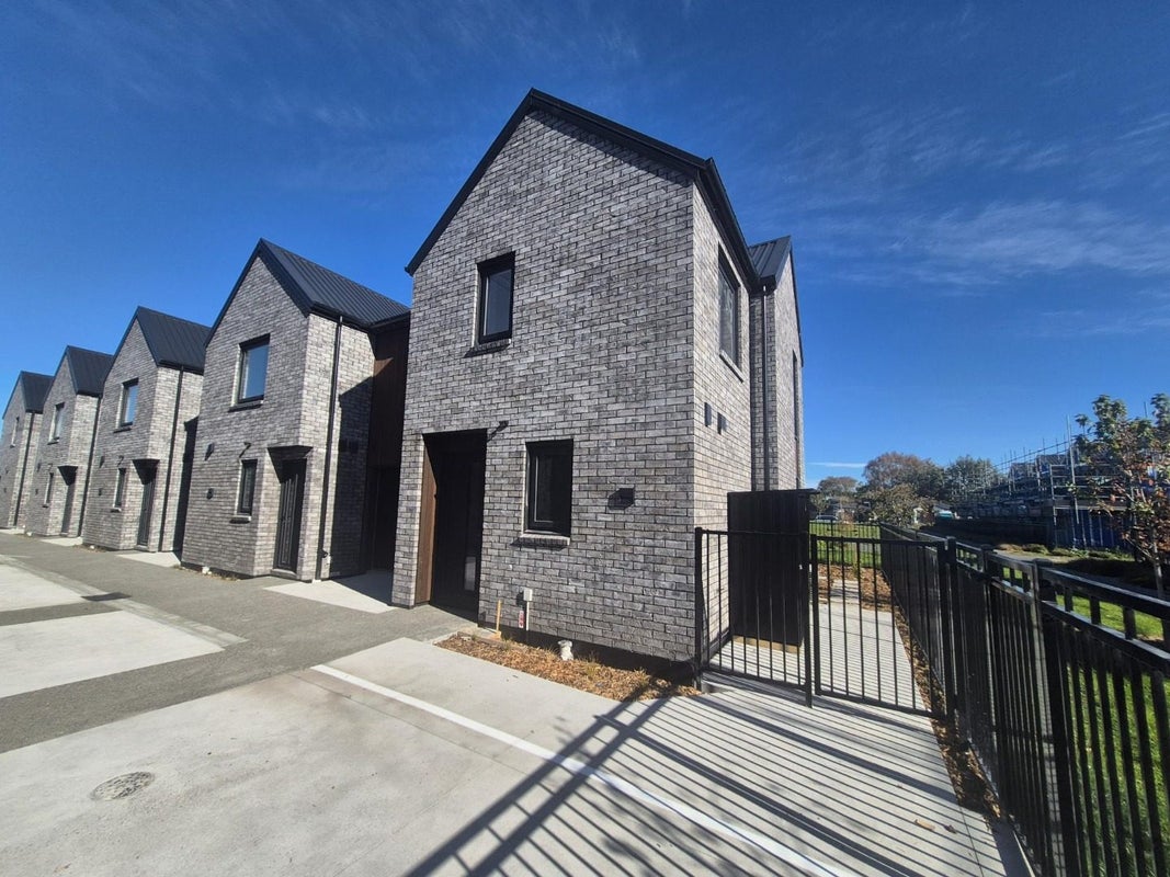 5/8 Akoranga Place, Hornby, Christchurch - Carousel 1