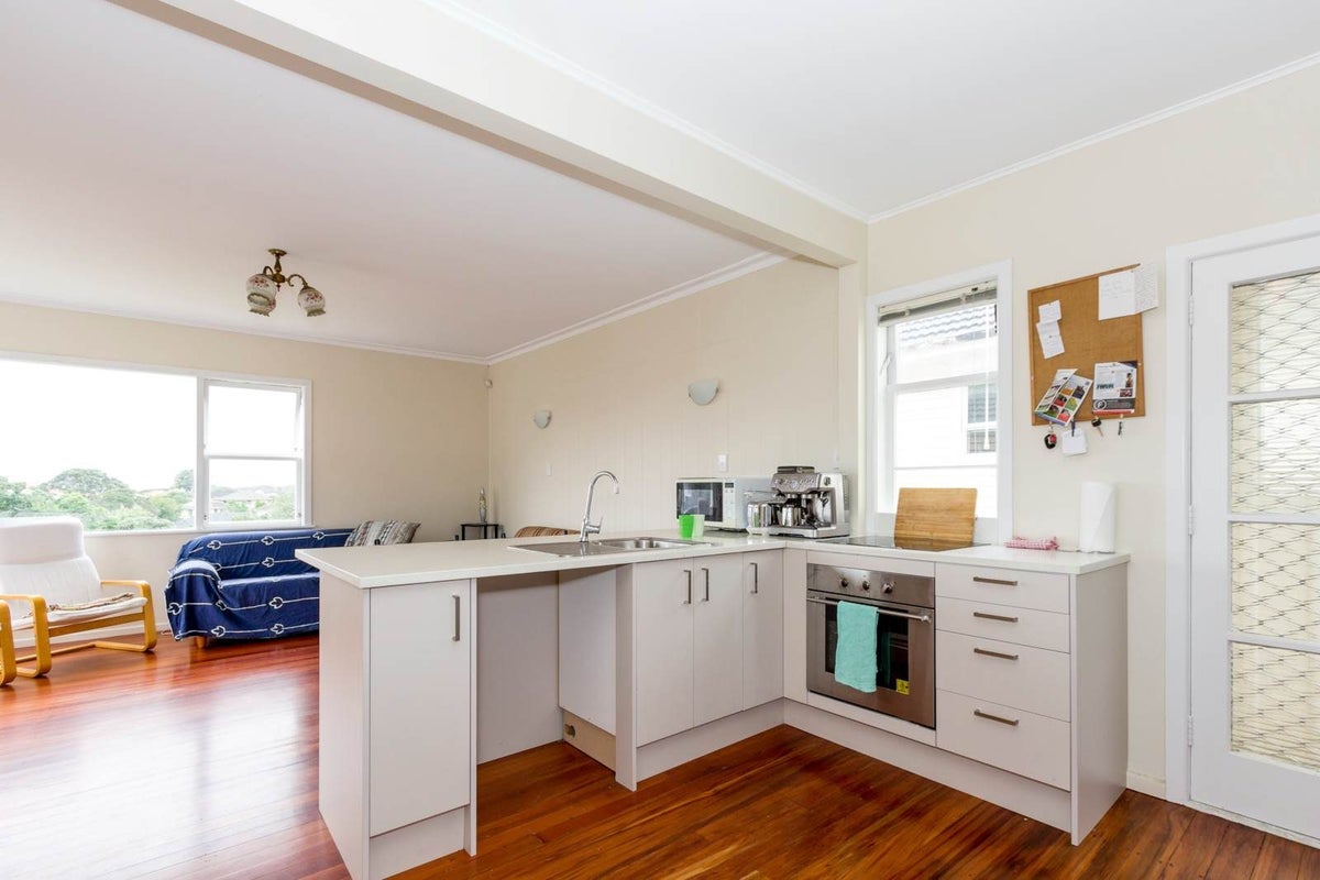 271 Hillsborough Road, Hillsborough, Auckland - Carousel 1