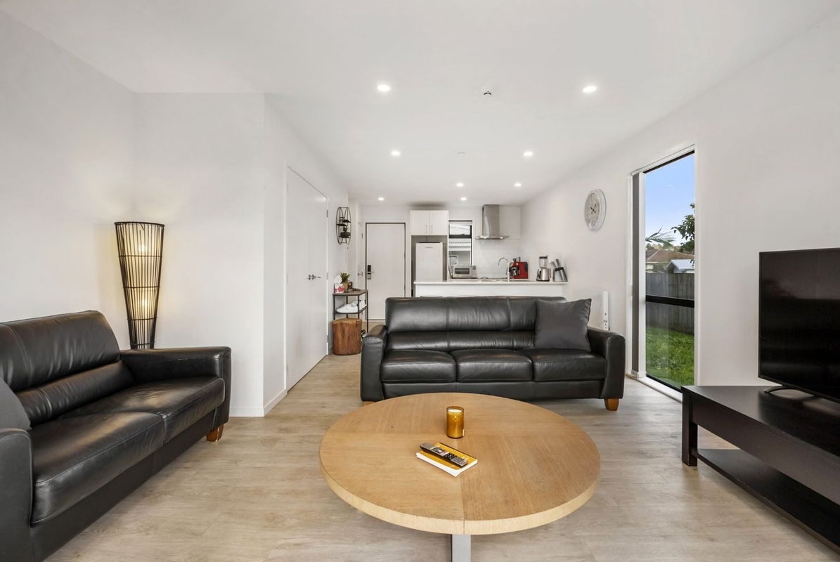 7/60 Hepburn Road, Glendene, Auckland - Carousel 1