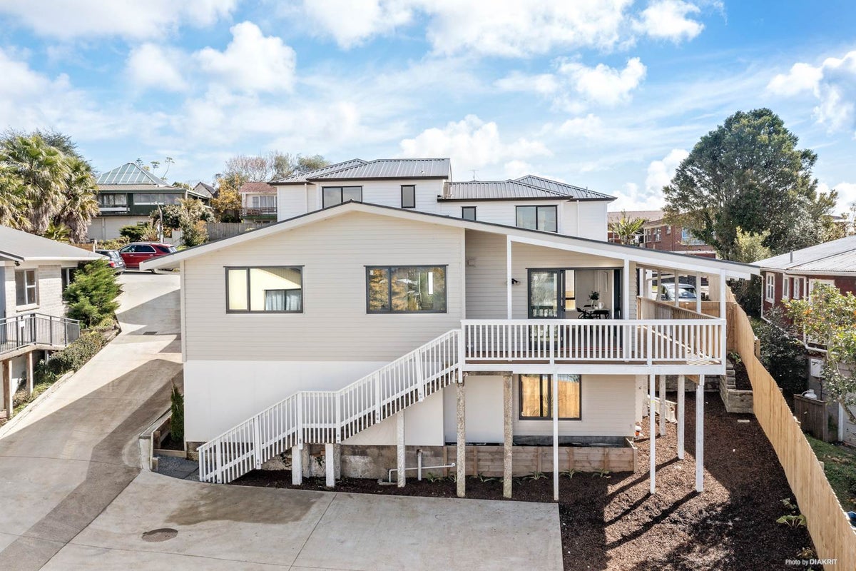 7 Keegan Drive, Massey, Auckland - Carousel 1