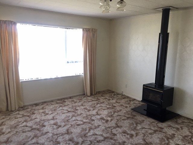 214 Warwick Road, Mayfair, Hastings - Carousel 15