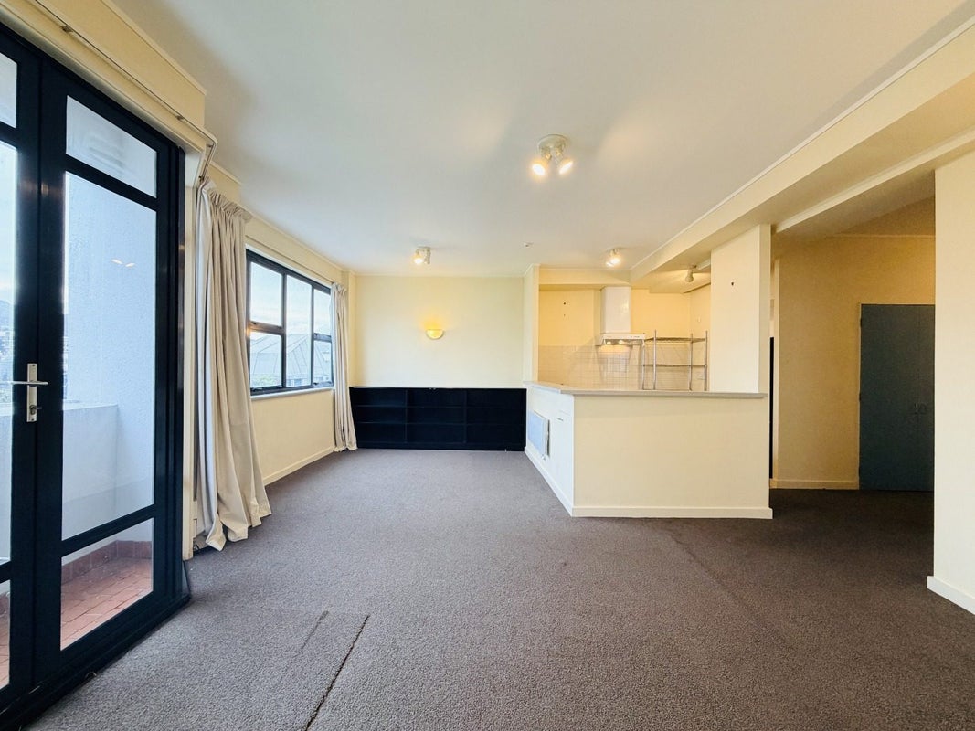 3E/16 Kent Terrace, Mount Victoria, Wellington - Carousel 2
