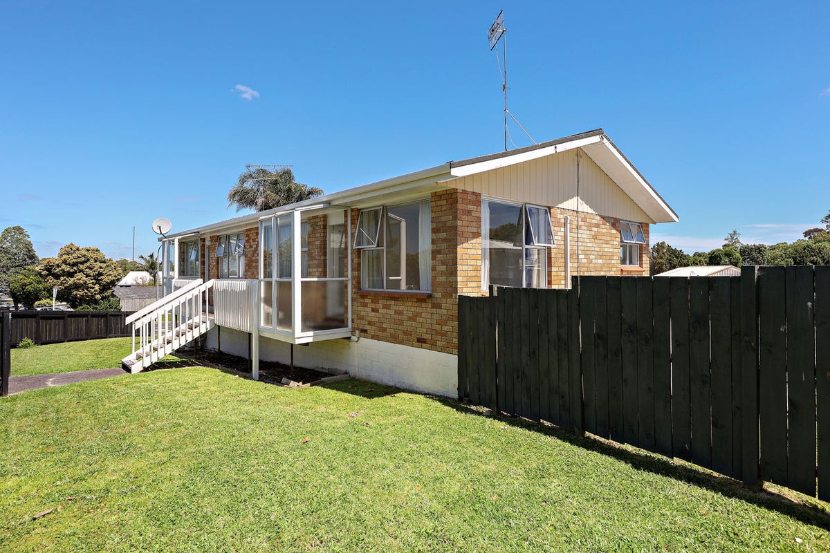 1/53 Felton Mathew Avenue, Saint Johns, Auckland - Carousel 2