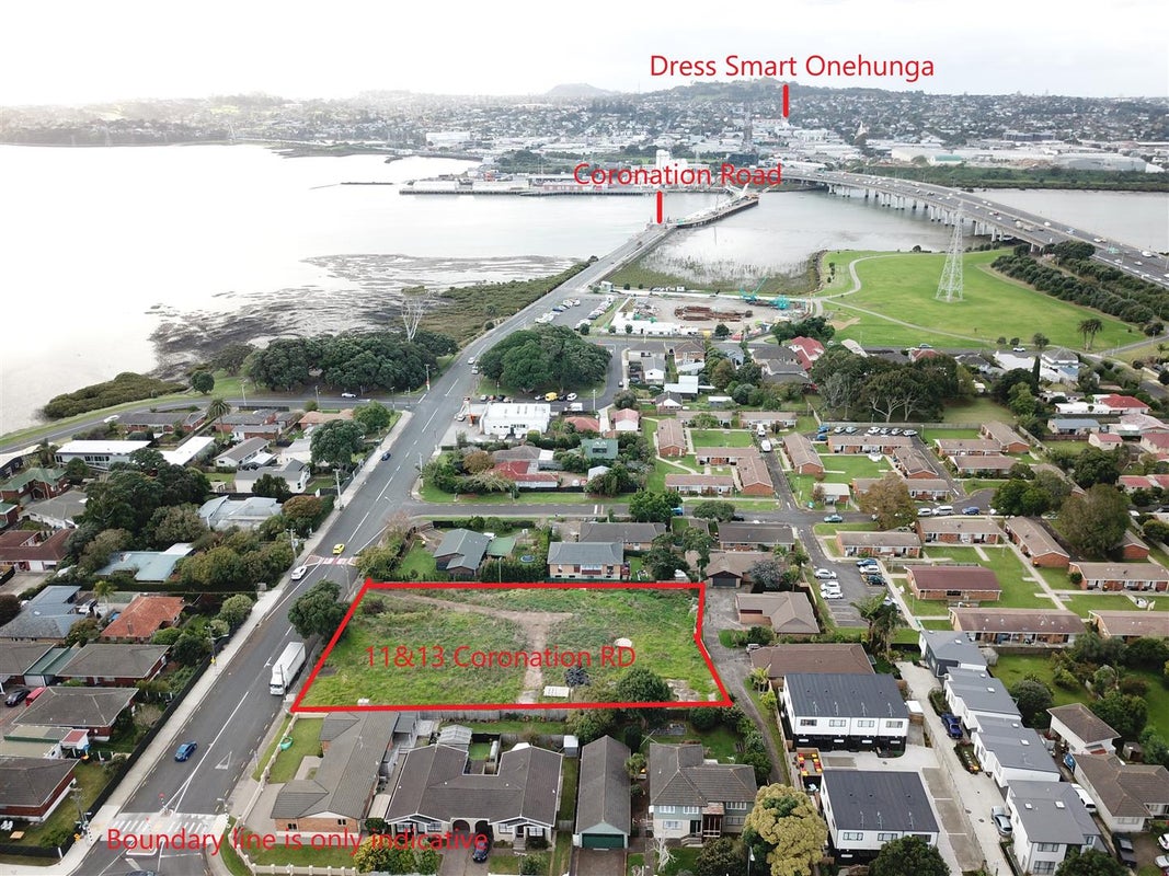 11 Coronation Road, Mangere Bridge, Auckland - Carousel 1