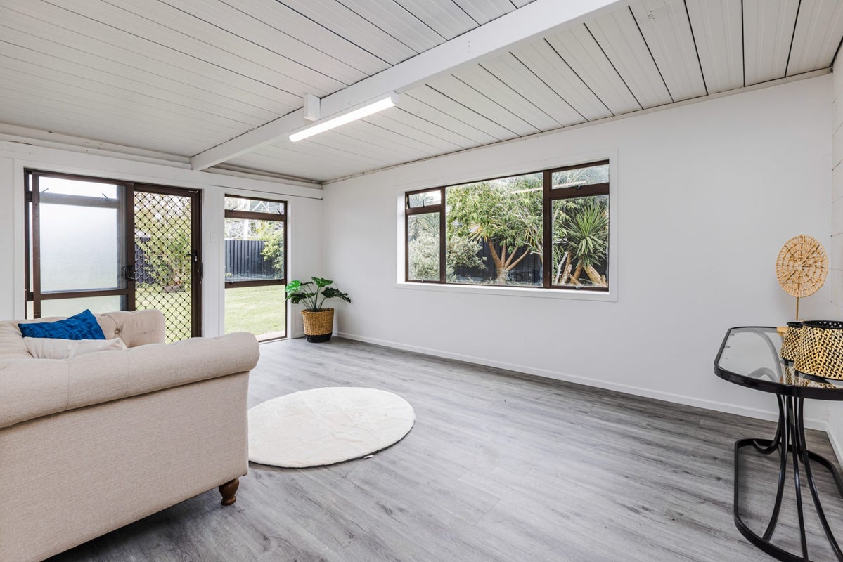 108 Clayton Avenue, Otara, Auckland - Carousel 17