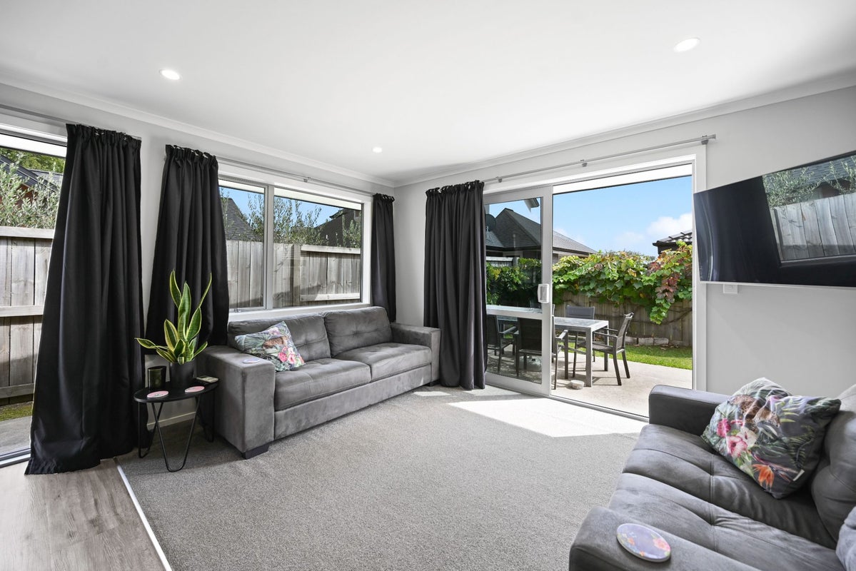 16 Sexton Road, Huntington, Hamilton - Carousel 2