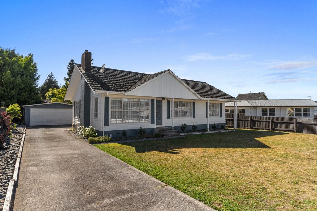 62 Fairview Street, Fairview Downs, Hamilton - Carousel 1