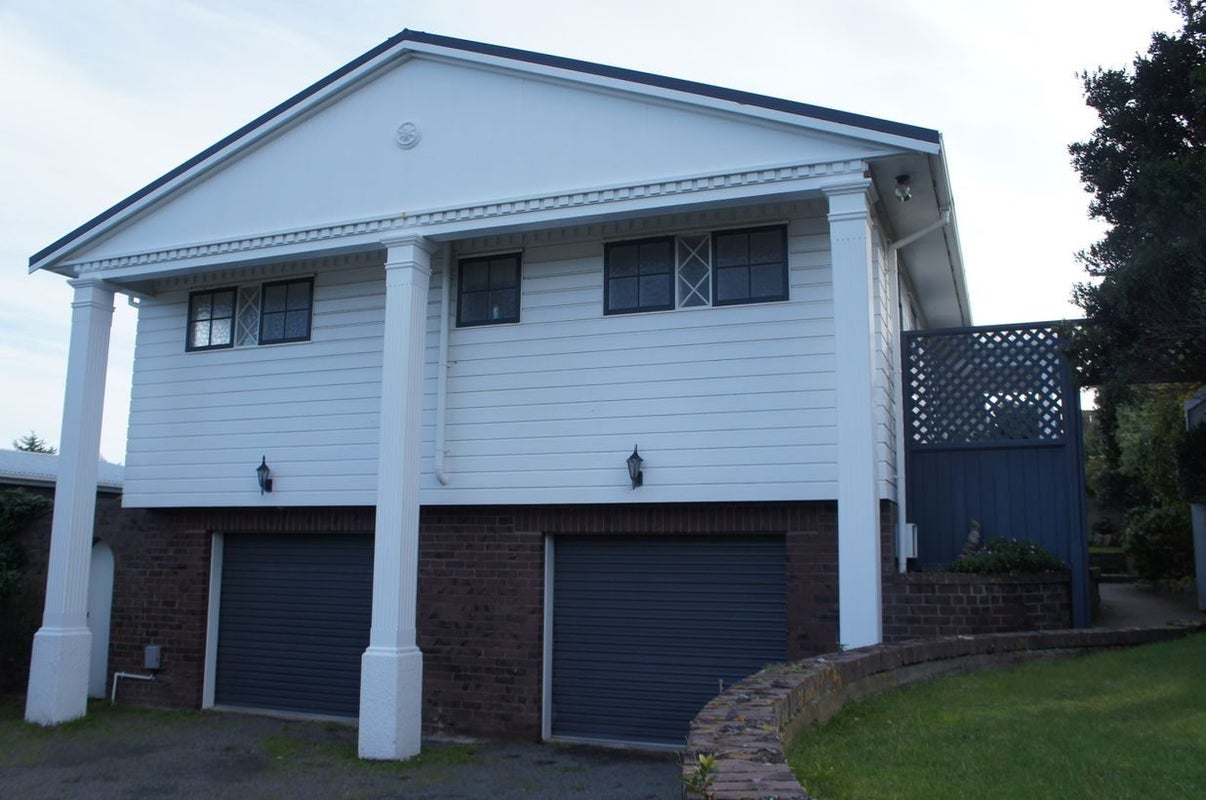 25 Akaroa Drive, Maupuia, Wellington - Carousel 1
