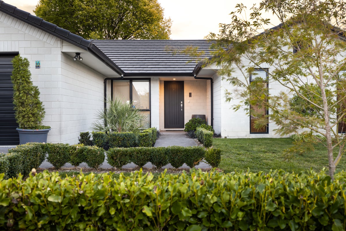 11 Bronte Place, Leamington, Cambridge - Carousel 34