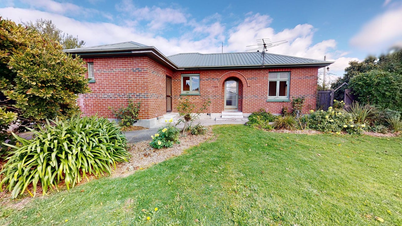 13 King Street, Netherby, Ashburton - Carousel 1