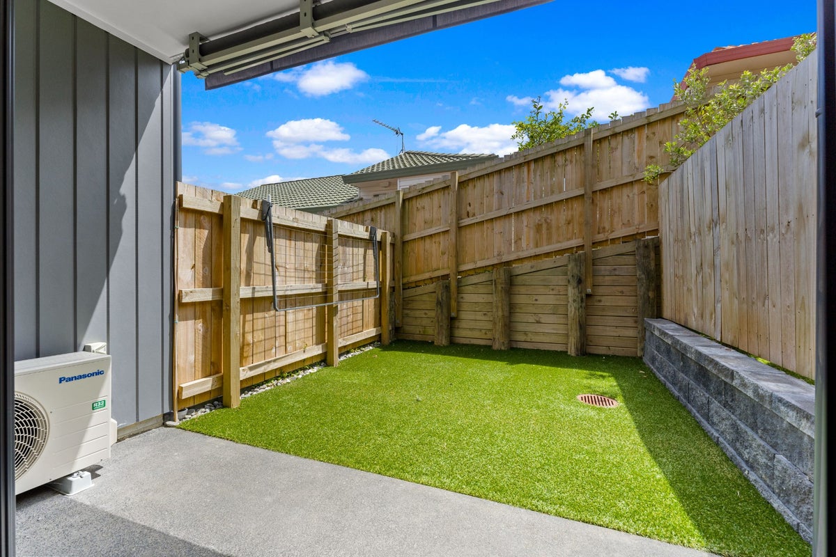 17/694 Whangaparaoa Road, Stanmore Bay, Whangaparaoa - Carousel 1