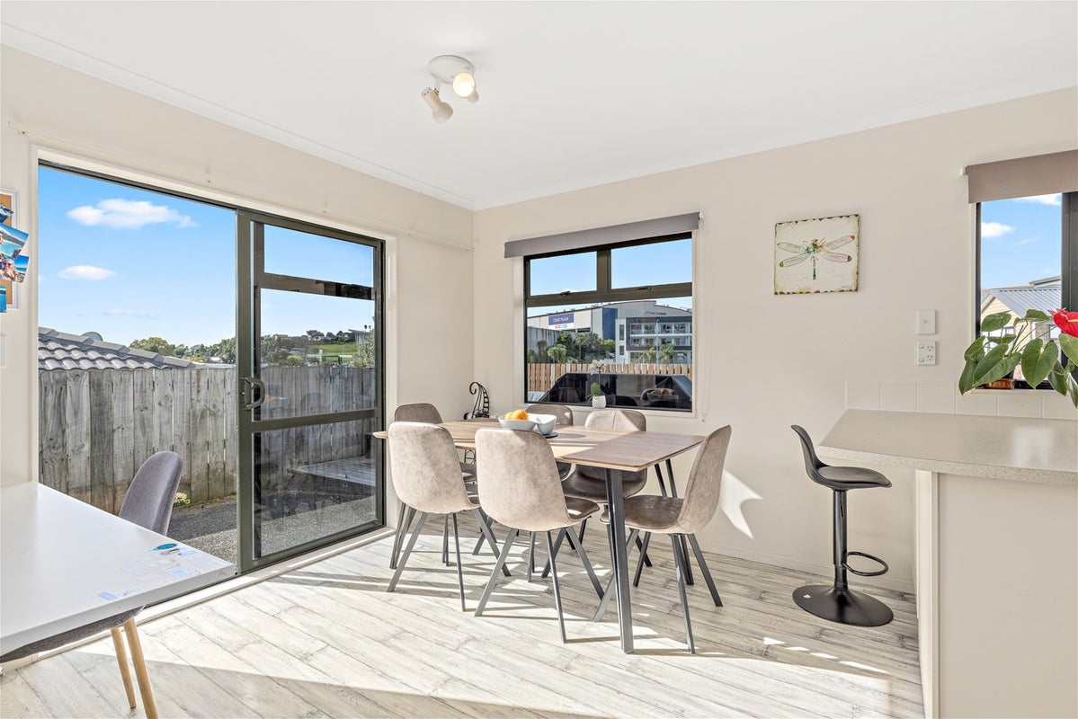 71 Elan Place, Stanmore Bay, Whangaparaoa - Carousel 2