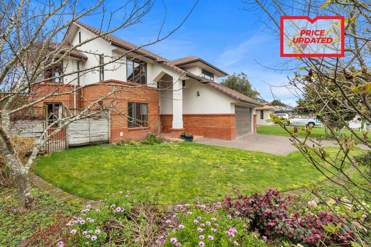 35 Nielsen Gardens, Rototuna, Hamilton - Carousel 1