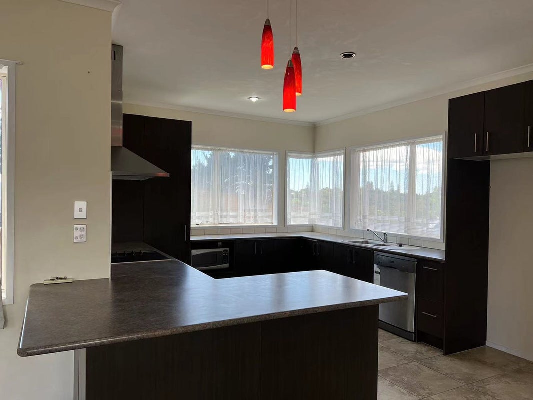 5 Dumfries Place, Pyes Pa, Tauranga - Carousel 2