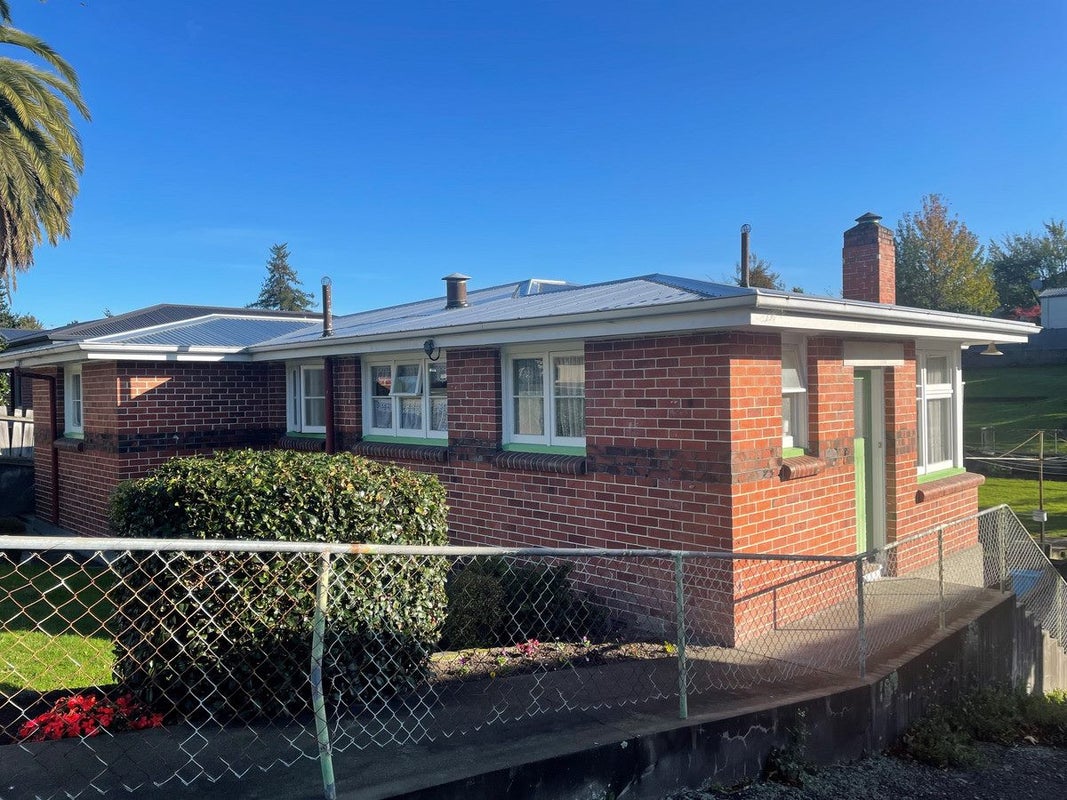 17 Clifton Terrace, West End, Timaru - Carousel 1