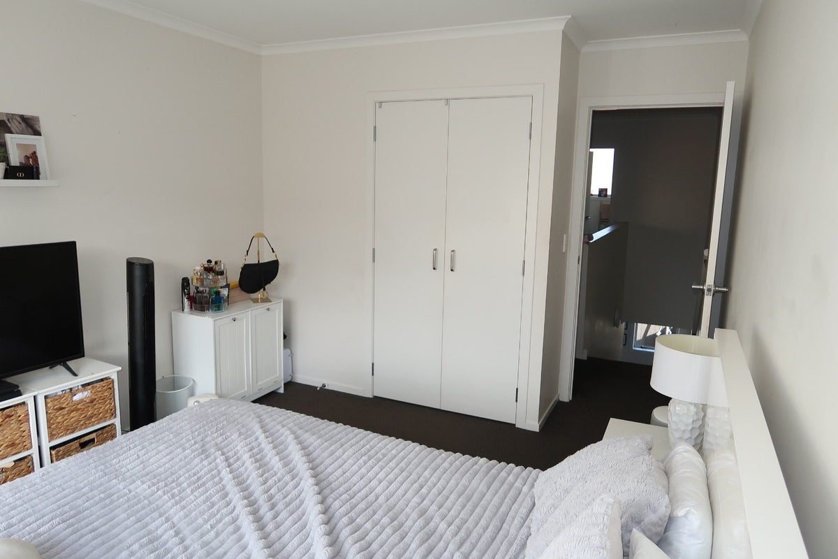 45 Chiefs Court, Hamilton East, Hamilton - Carousel 7