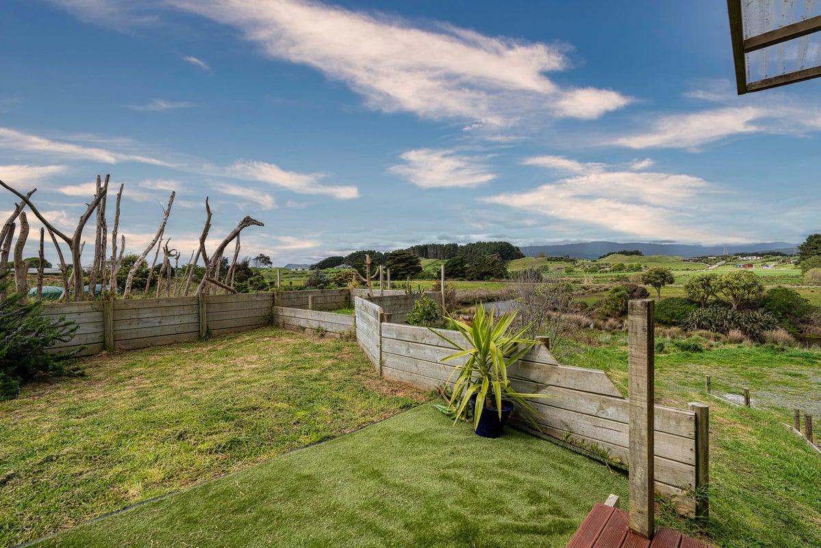 37 Sandown Road, Te Horo Beach - Carousel 2