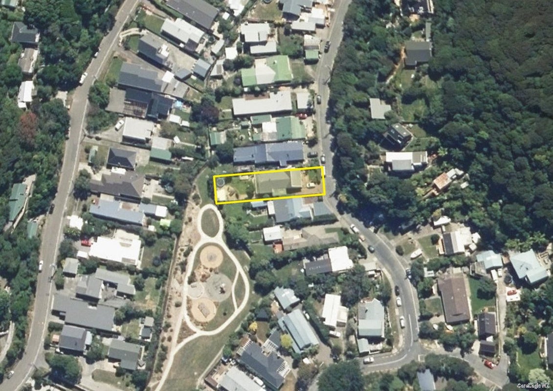 41 Cluny Road, Plimmerton, Porirua - Carousel 22