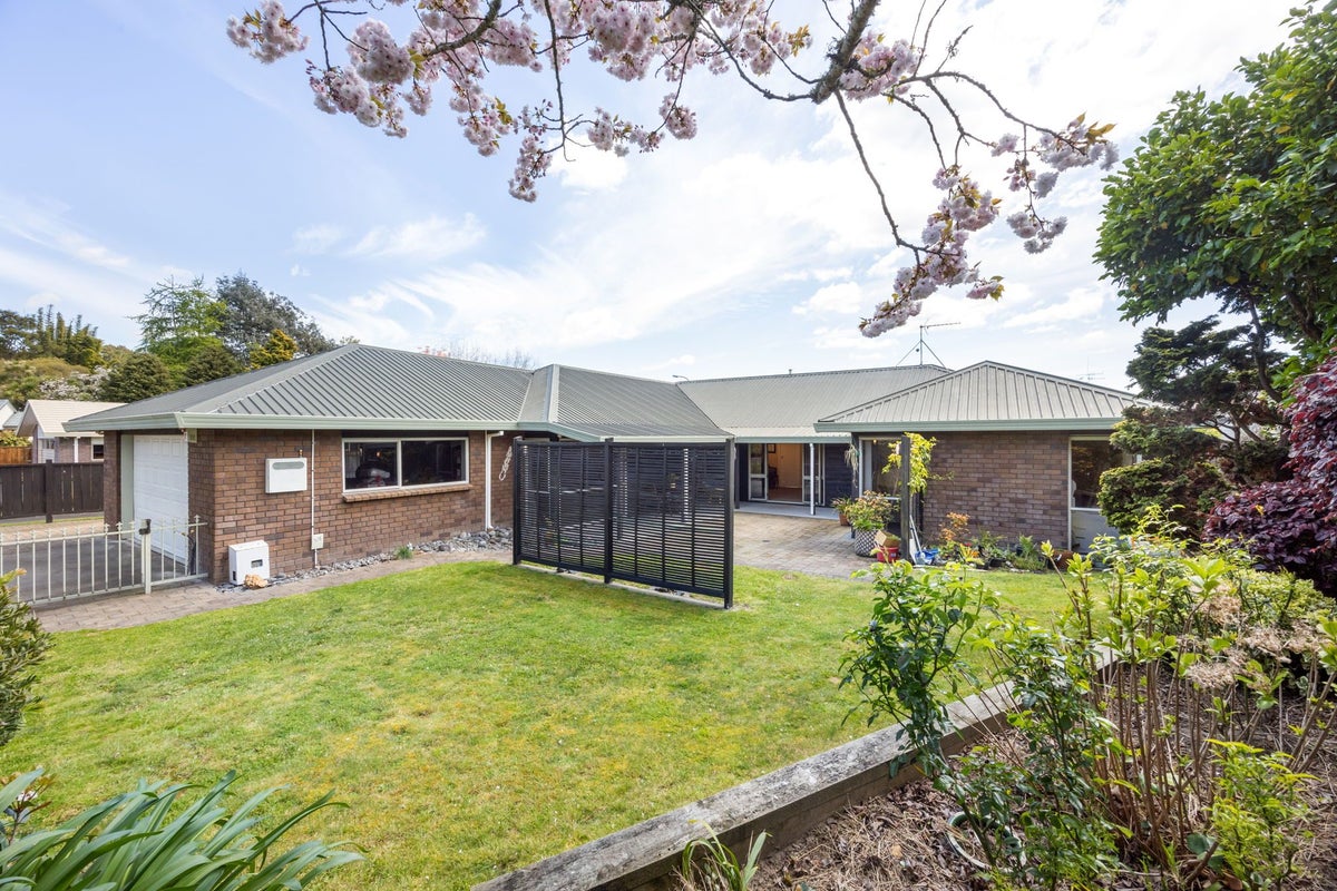 38 Ashley Street, St Andrews, Hamilton - Carousel 1